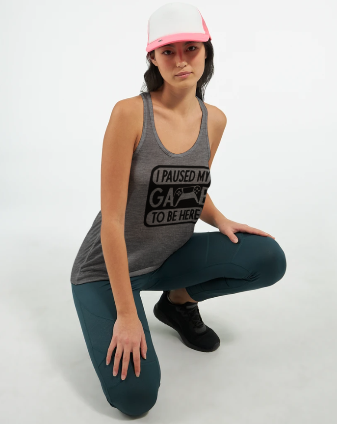 I PAUSED MY GAME TO BE HERE Lässiges Damen-Racerback-Tank-Top