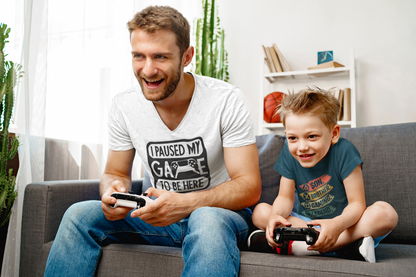 SON BROTHER GAMING LEGEND Premium Unisex T-Shirt mit Rundhalsausschnitt